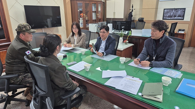 고성군이 지역 내 군부대와 협력해 군 장병 전용이던 의료시설을 지역 주민에게도 개방하는 ‘관·군 공공의료 협력사업’을 본격 추진한다. (고성군 제공)