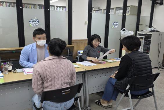 서울시 성북구 동선보건지소는 바쁜 직장인을 위한 맞춤형 건강관리 서비스로 ‘대사증후군 수요 조기검진’ 프로그램을 본격 운영하고 있다고 오늘 밝혔다. (성북구 제공)