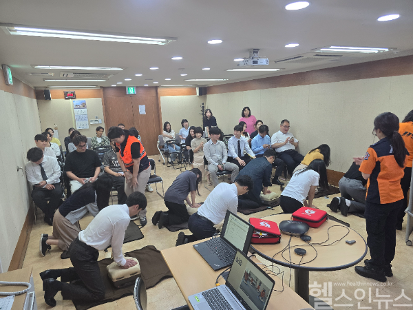 임직원 대상 응급안전교육 사진 (유영제약 제공)