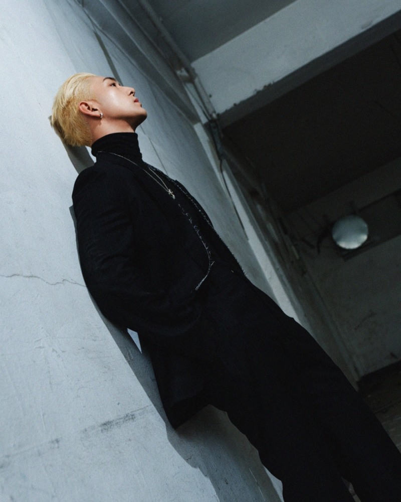 백호, 솔로 아티스트로서 새로운 도약…시크+강렬한 매력의 콘셉트 포토 공개