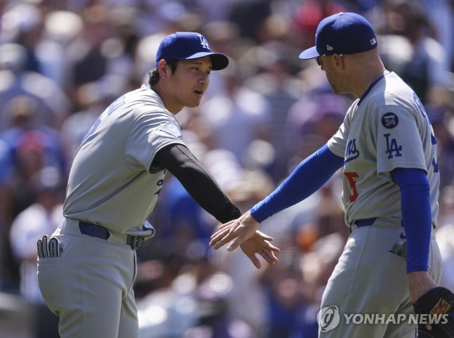 승리 세리머니 하는 오타니 / 사진=연합뉴스