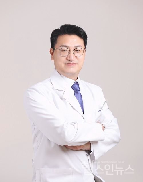 밝은신안과 신형호 원장