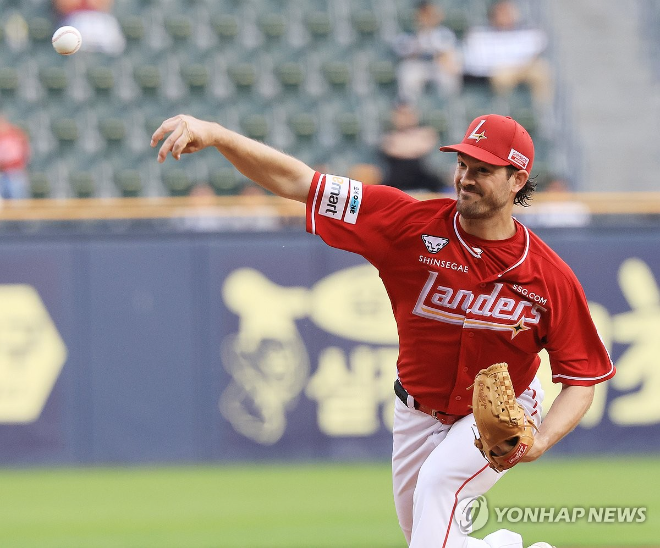 역투하는 SSG선발 앤더슨 / 사진=연합뉴스