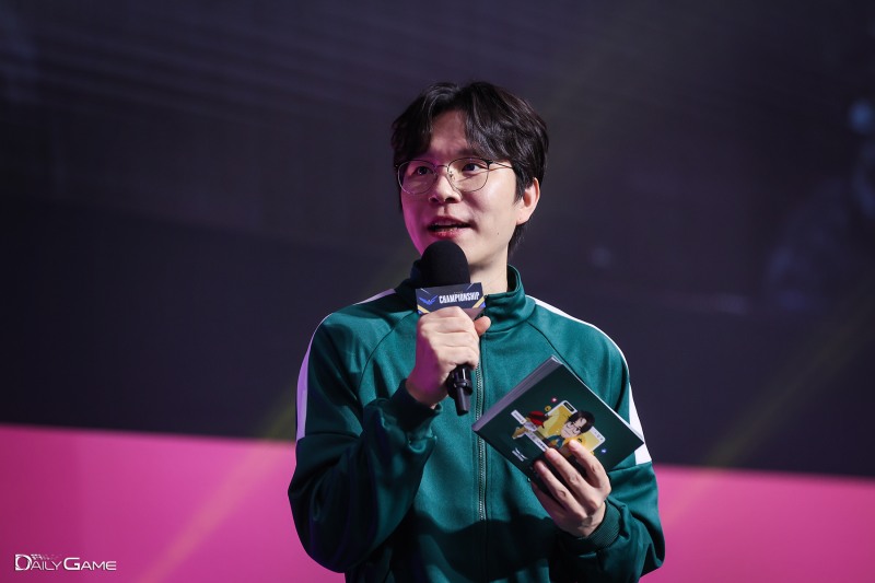 김태현 디렉터가 쇼케이스서 새로운 시즌을 소개했다.