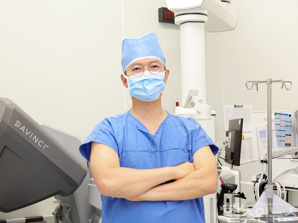 최중원 중앙대학교광명병원 비뇨의학과 교수는 “보다 안전하고 효과적인 수술을 받을 수 있도록 지속적으로 경험을 축적하고, 연구를 이어갈 계획”이라고 말했다. (중앙대학교광명병원 제공)