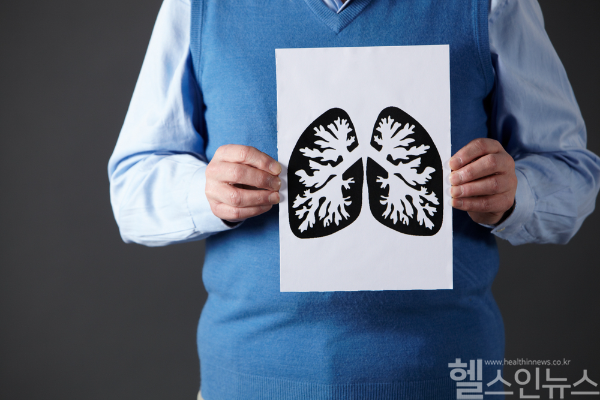 초고령 사회에서 갑작스러운 호흡곤란, 폐색전증 조기 진단과 치료가 생명이다. (클립아트코리아)