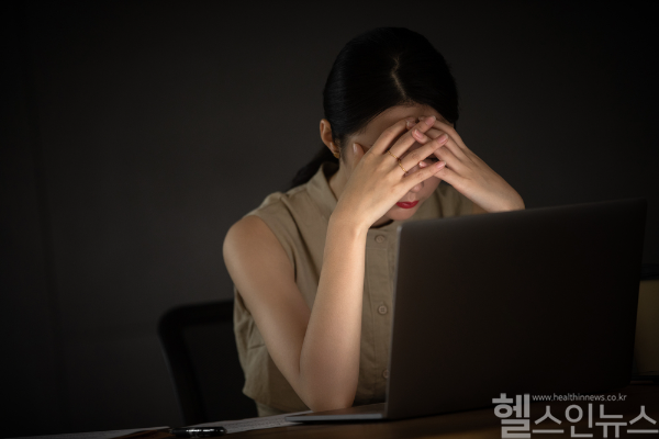 번아웃은 단순한 피로가 아니라 삶 전체를 무너뜨리는 경고 신호다. (클립아트코리아)