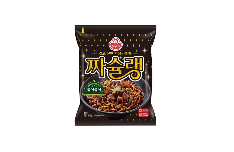 ㈜오뚜기가 짜장라면 브랜드 ‘짜슐랭’의 맛과 식감을 개선한 리뉴얼 제품을 새롭게 선보였다. (오뚜기 제공)