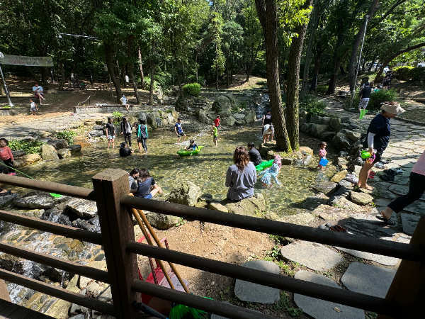 인천연수구 자연계류형 물놀이장 모습