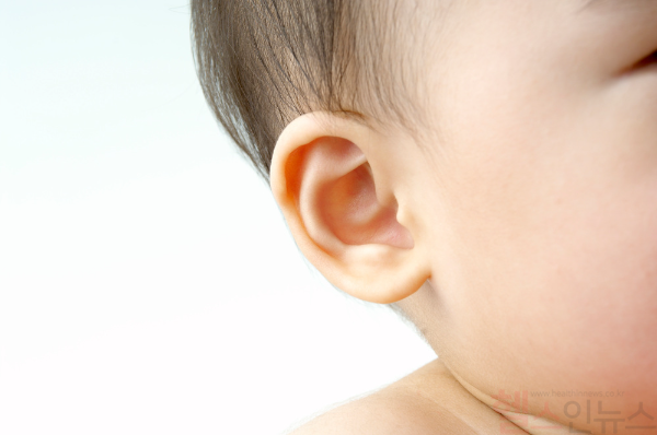 3D프린팅 기술로 소이증 환자의 귀를 정밀하게 재건해 삶의 질을 높인다. (클립아트코리아)