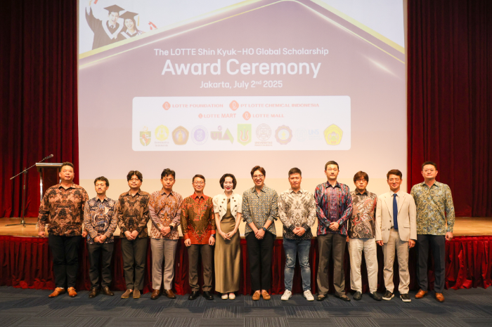 롯데장학재단, 인도네시아 대학생 50명에 장학금 전달