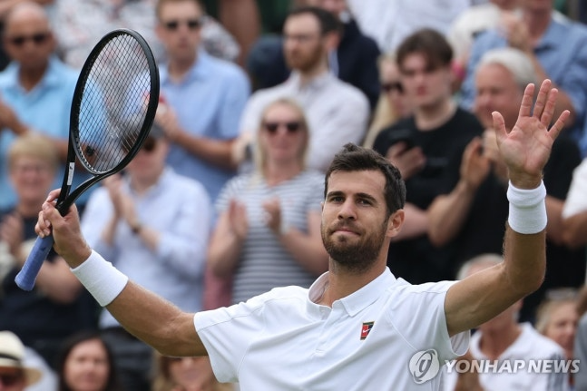 윔블던 8강 오른 하차노프 / 사진=연합뉴스
