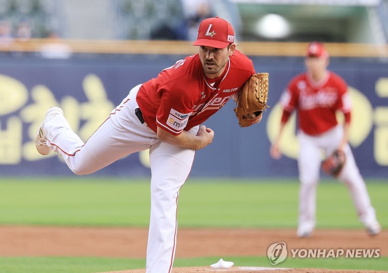 역투하는 SSG선발 앤더슨 / 사진=연합뉴스