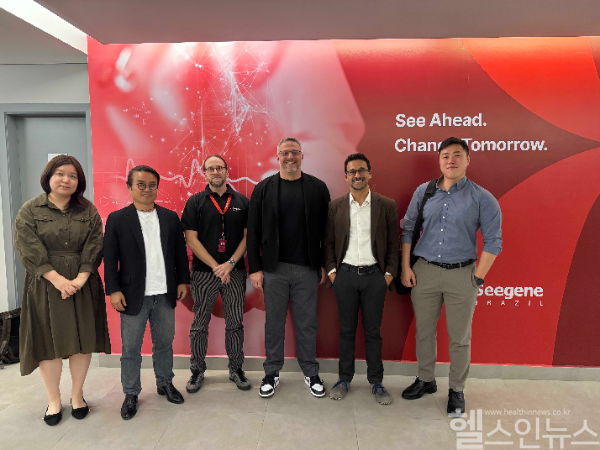 노을 주식회사와 씨젠 브라질은 씨젠 브라질 사무실에서 노을의 AI 기반 자궁경부암 솔루션 ‘miLabTM CER’의 현지 도입을 위한 양해각서(MOU)를 체결했다. (노을 제공)