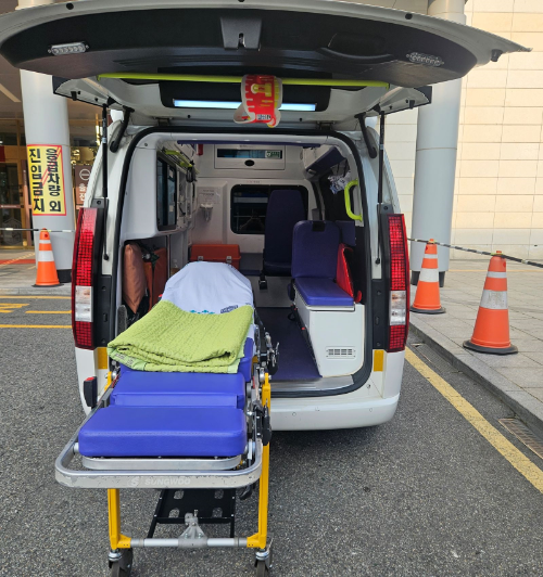 와상장애인의 진료 목적의 병원 이동을 지원하는 구급차