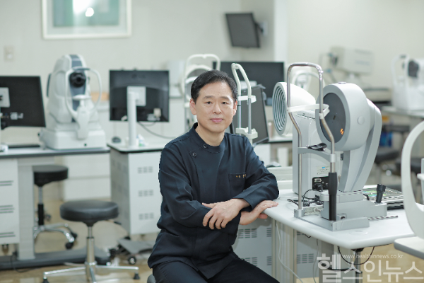 송명철 강남밝은명안과의원 원장
