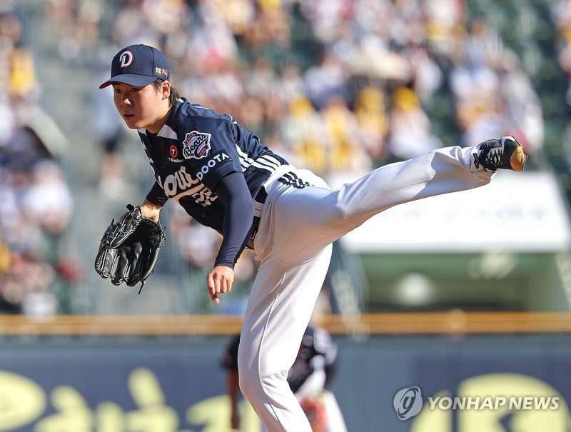 역투하는 두산 선발 최승용 / 사진=연합뉴스