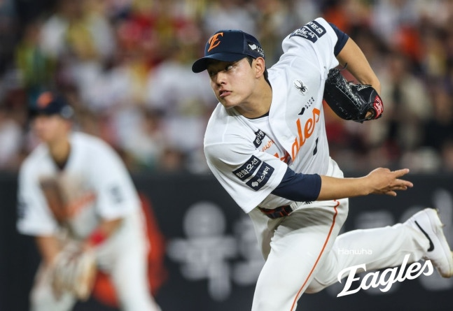 8일 경기에서 역투하는 한화 문동주 / 한화 이글스 제공