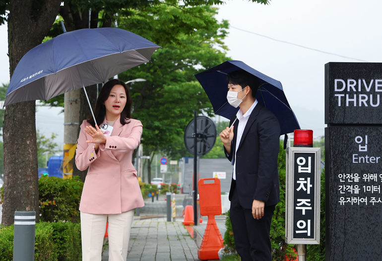 서울시의회 윤영희 의원, 시내 드라이브스루매장 안전시설보강 전면 완료 확인