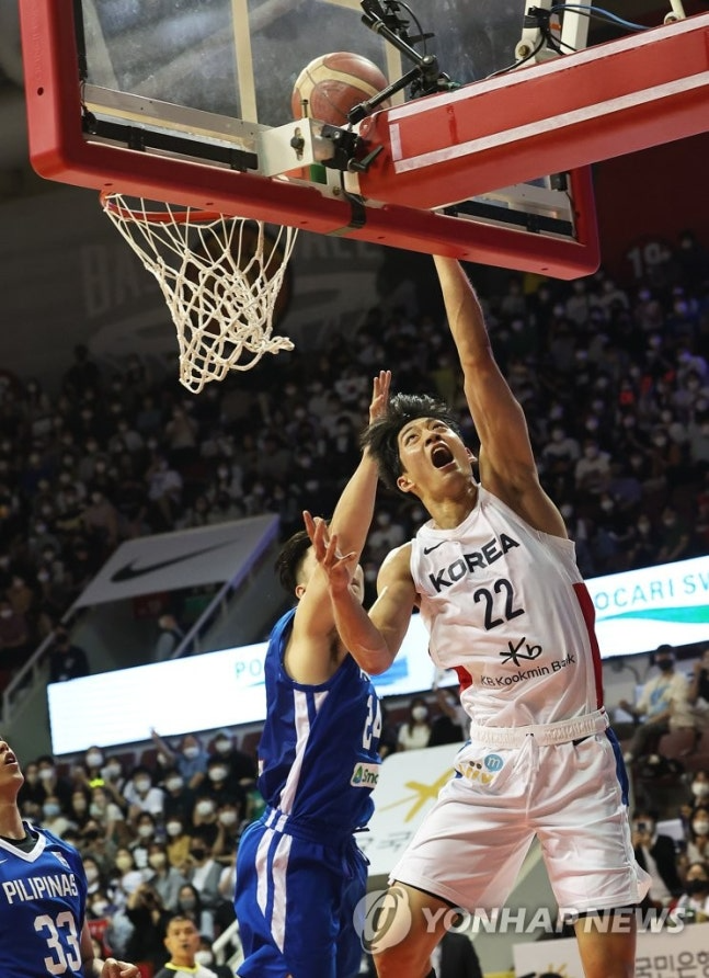 여준석이 슛을 하고 있다. / 사진=연합뉴스