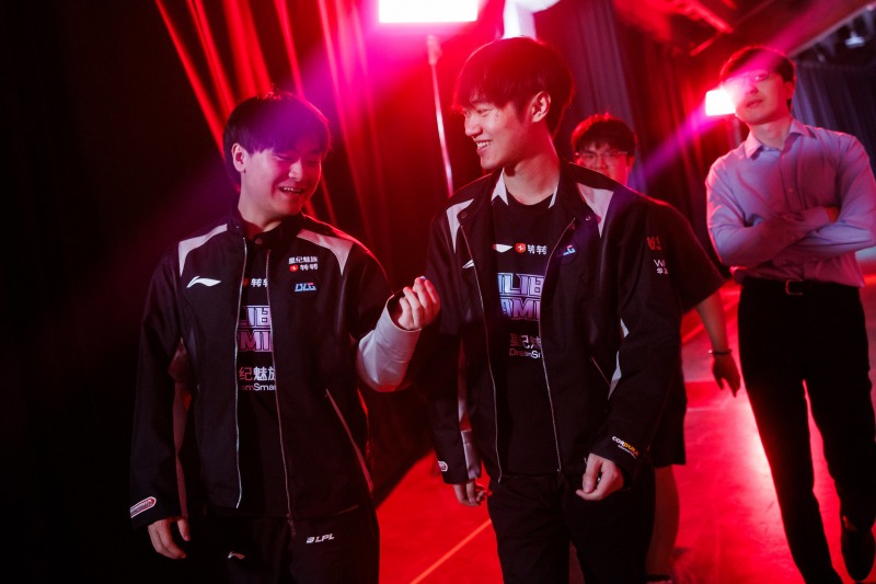 BLG, 플라이퀘스트에 3대2 진땀승...AL과 내전 성사