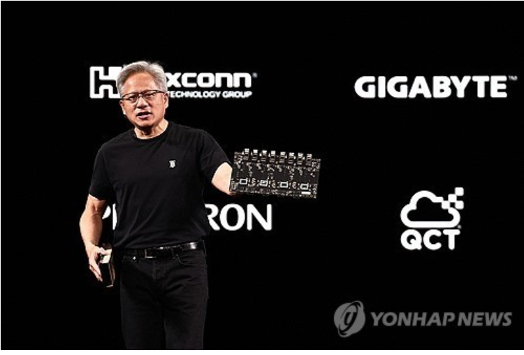 엔비디아는 AI 열품에 힘입어 지난 2022년 1월 시총 2조달러를 돌파한 이후 5개월만에 3조달러, 이번에 4조달러마저 돌파했다. 사진=로이터통신, 연합뉴스