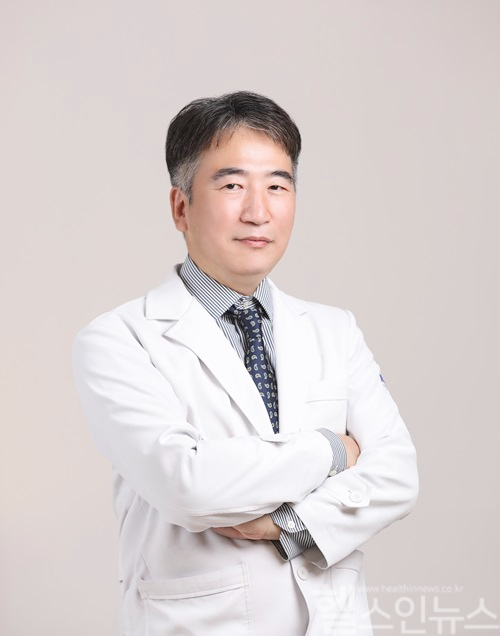 고석진 밝은신안과 원장