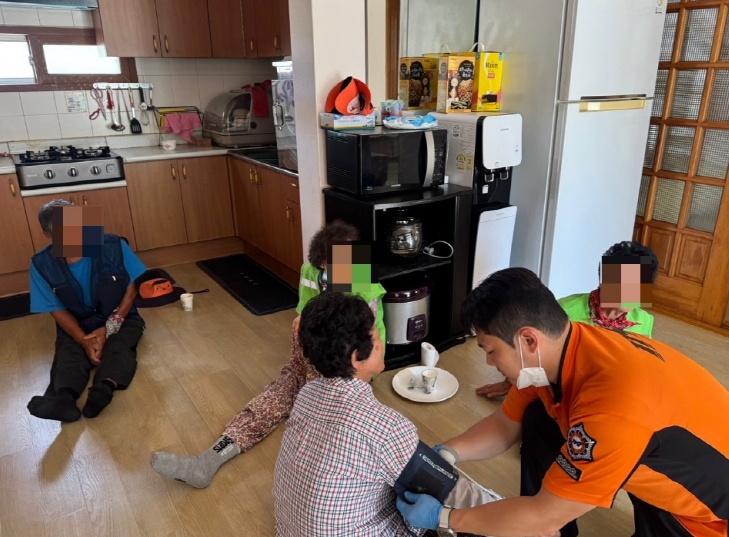 , "고령층 각별한 주의 필요"