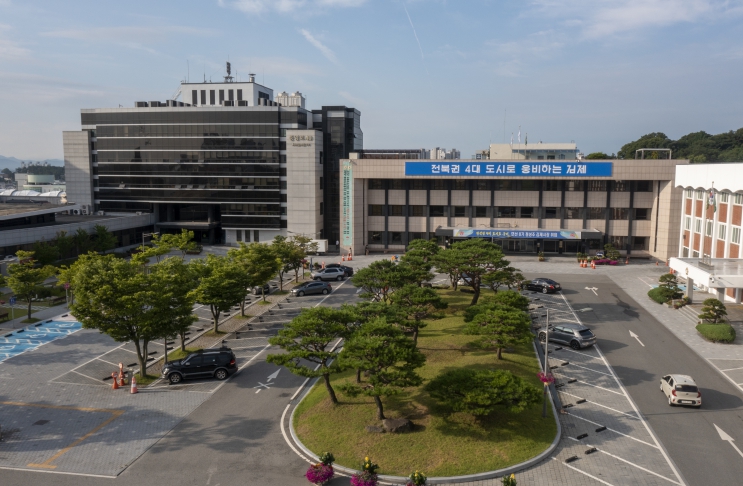 김제시가 지원하는 전북김제지역자활센터 청년자립도전사업단 ‘스타트업’에서 2025년도 국가공무원 임용시험 합격자가 배출됐다. (김제시 제공)