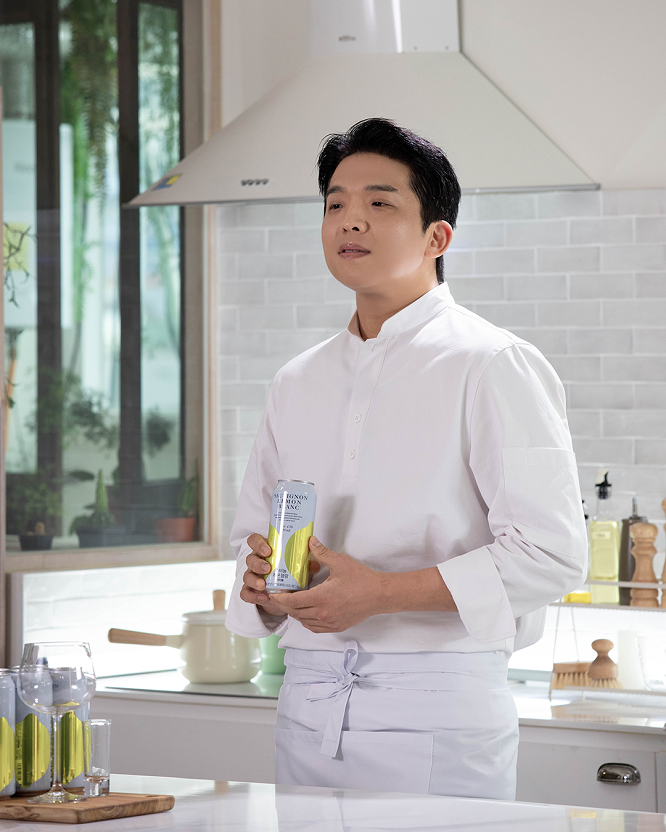 GS25 X 안성재 셰프, ‘소비뇽 레몬 블랑 하이볼’ 전격 출시