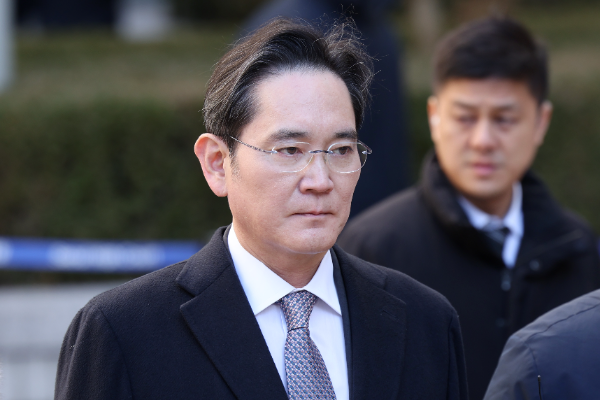 10년 사법리스크에서 탈출한 삼성 이재용 회장.