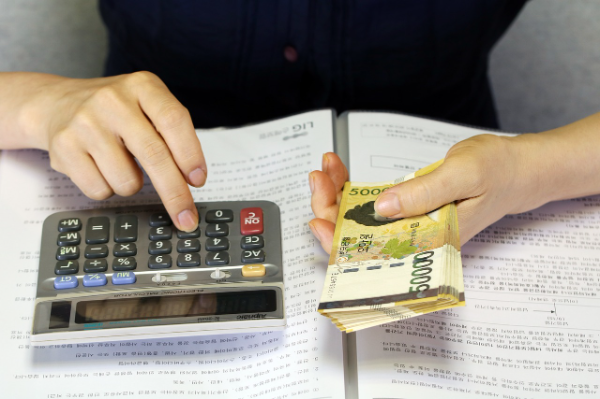 한국 종목 글로벌 하위권 집중..."제조업 하향·금융 상향" 뚜렷