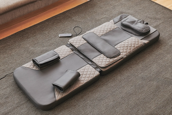 〈이미지2: 쿠쿠 레스티노 2 in 1 폴더블 안마베드 (제품명: CMM-A0212ACB)〉