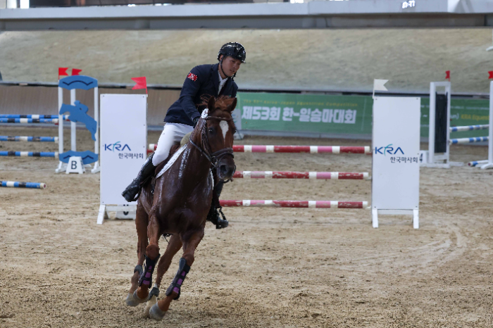 국산 승용마 타고 함께 뛴 양국 선수들....제53회 한일 승마대회 성황리에 마무리