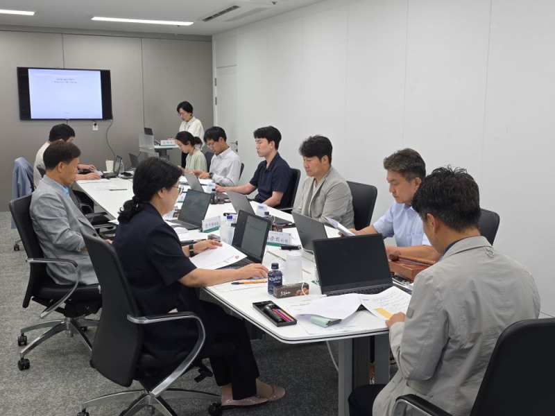 천안시가 지난 16일 ‘전세사기 피해주택 전문위원회’를 열고 전세사기 피해주택 양성화를 심의했다.(천안시청 제공)