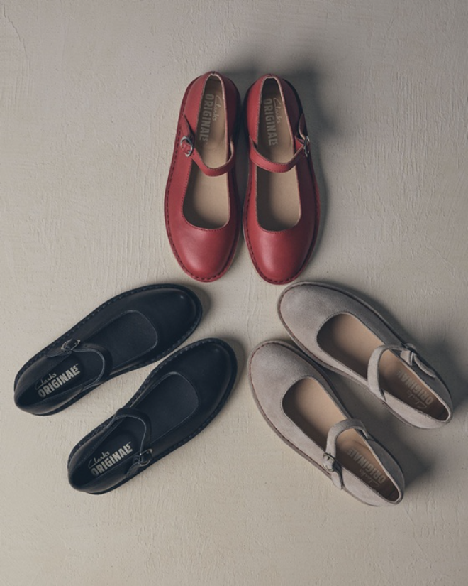 클락스 오리지널스에서 선보이는 전혀 다른 실루엣의 ‘메리 제인(Mary Jane) 플랫’ 스타일