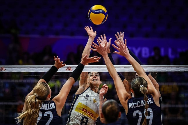 이탈리아와 미국의 VNL 여자부 경기 장면 / 사진=FIVB 홈피 캡처. 연합뉴스