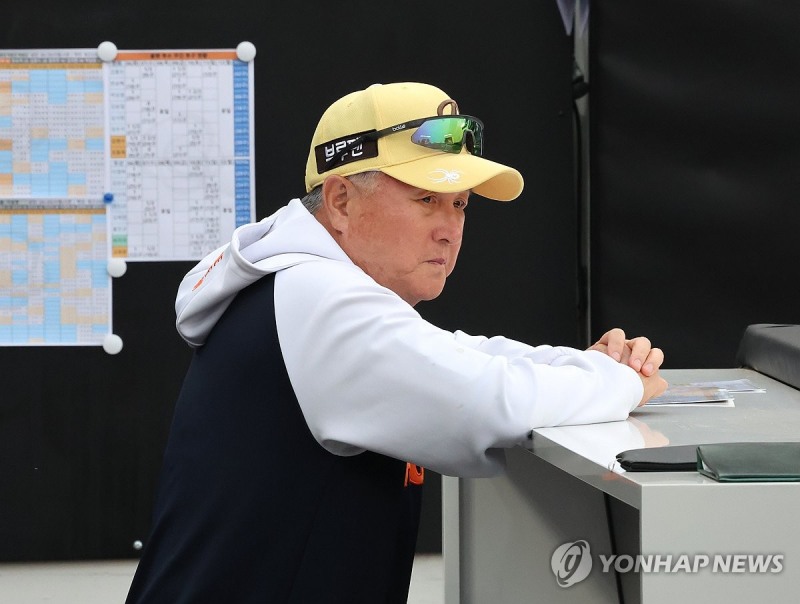 응시하는 김경문 한화이글스 감독 / 사진=연합뉴스