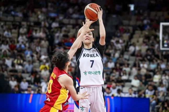 한국 박지수의 슛 / 사진=FIBA 제공. 연합뉴스