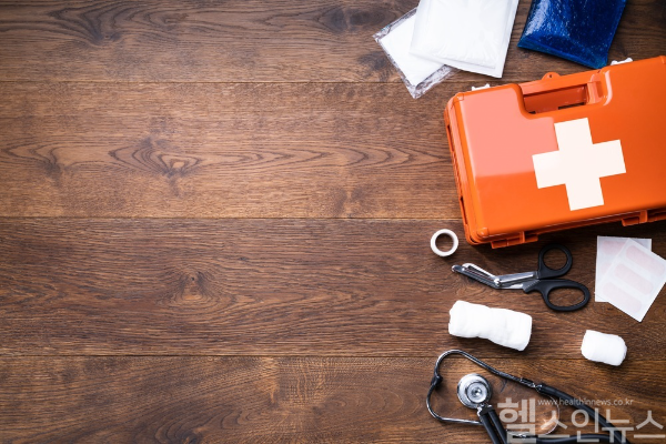 여름철 응급사고, 잘못된 처치가 더 큰 위험을 부를 수 있습니다. (클립아트코리아)