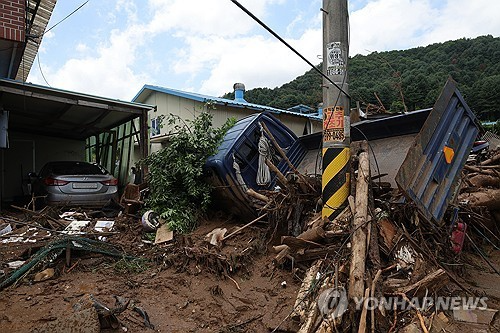 IBK기업은행, 집중호우 피해 복구 지원금 전달