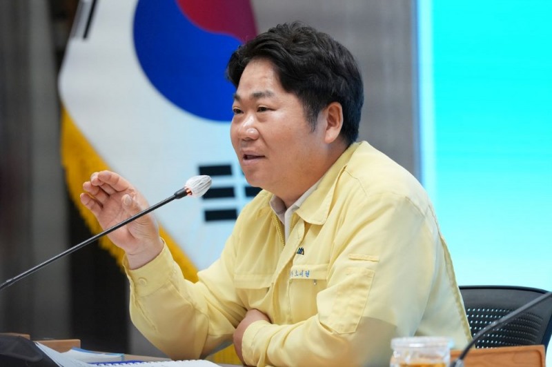 아산시 오세현 시장이 21일 아산시 집중호우 피해대책 보고회의를 열어 복구 대응방안을 점검했다.(아산시 제공)