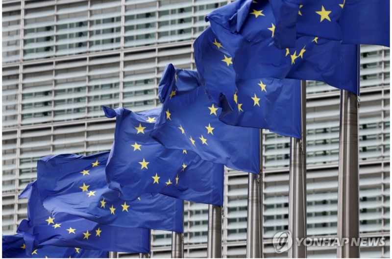 유럽연합은 트럼프 행정부가 8월 1일부터 30% 달하는 관세 부과를 예고한 가운데 '이에는 이'로 대응하겠다는 방침을 세운 것으로 알려졌다. 사진=로이터통신, 연합뉴스