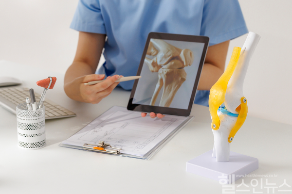 허벅지 근육을 키우면 무릎 관절염 예방에 도움된다. (클립아트코리아)