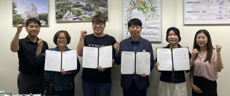 양주시가 사회적경제 창업오디션 선정 2개 팀과 창업 지원을 위한 협약을 체결했다.(양주시청 제공)