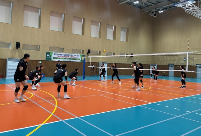 강화 훈련 중인 여자 U-21 대표팀 선수들 / 사진=대한배구협회 제공. 연합뉴스