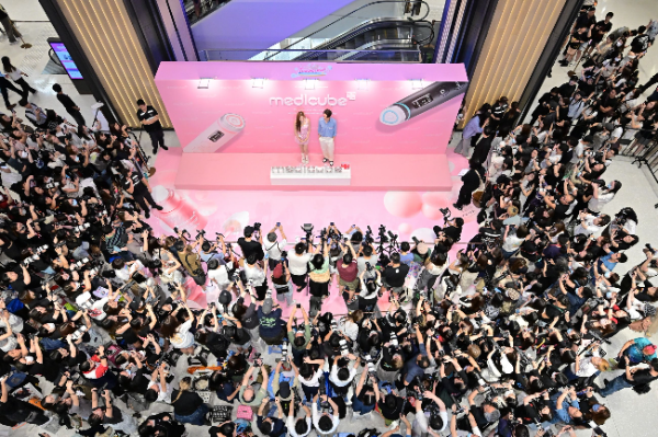 메디큐브 홍콩 팝업 스토어 현장 사진