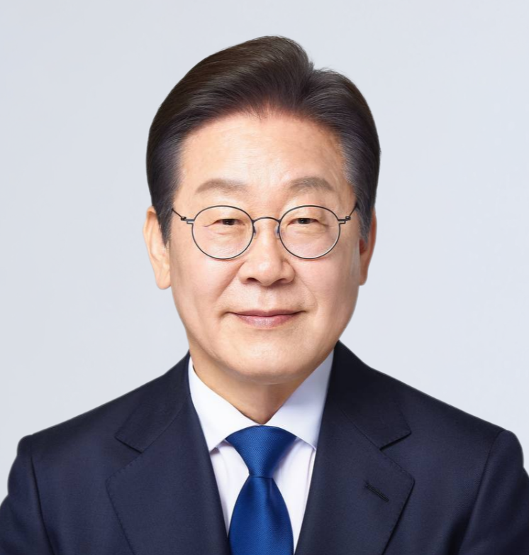 대통령 "금융기관들, 주담대 이자놀이 매달릴 게 아니라 투자 확대에 신경써야"