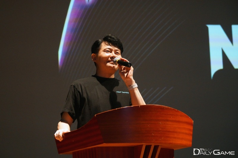 TCG 게임 개발부터 서비스까지 진행하며 얻은 경험을 공유한 젬블로컴퍼니 오준원 대표.