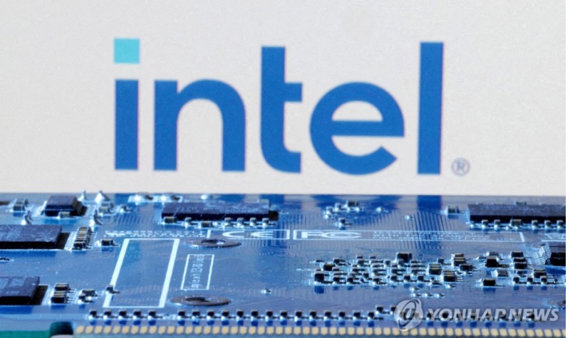 엔비디아, 구글發 AI 수요에 사상 최고가...인텔, 15% 인력 감축에 3.7% 급락